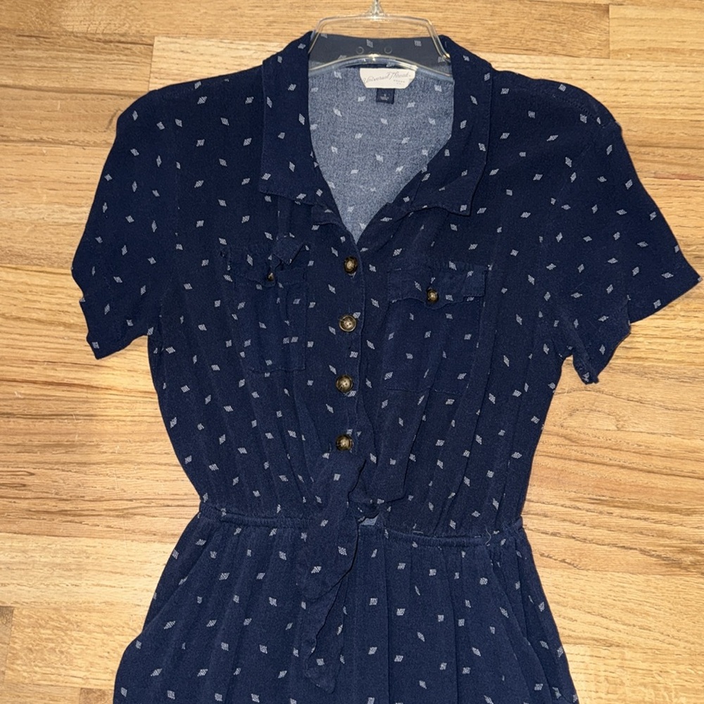 Universal thread jumpsuit size small - Picture 2 of 4